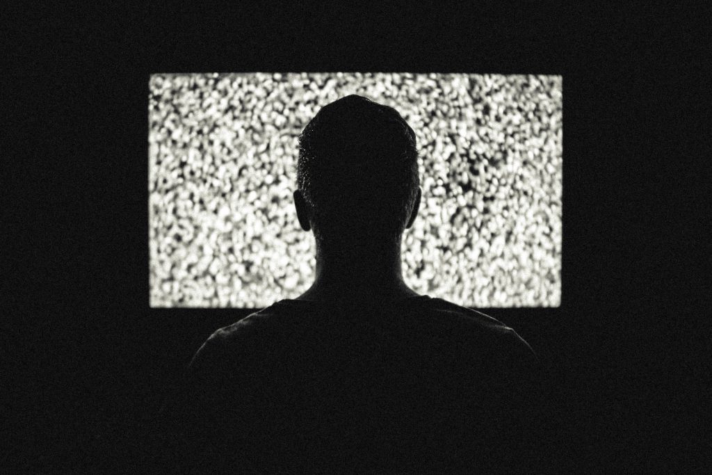 夜のテレビ-テレビ-テーマ-マシン